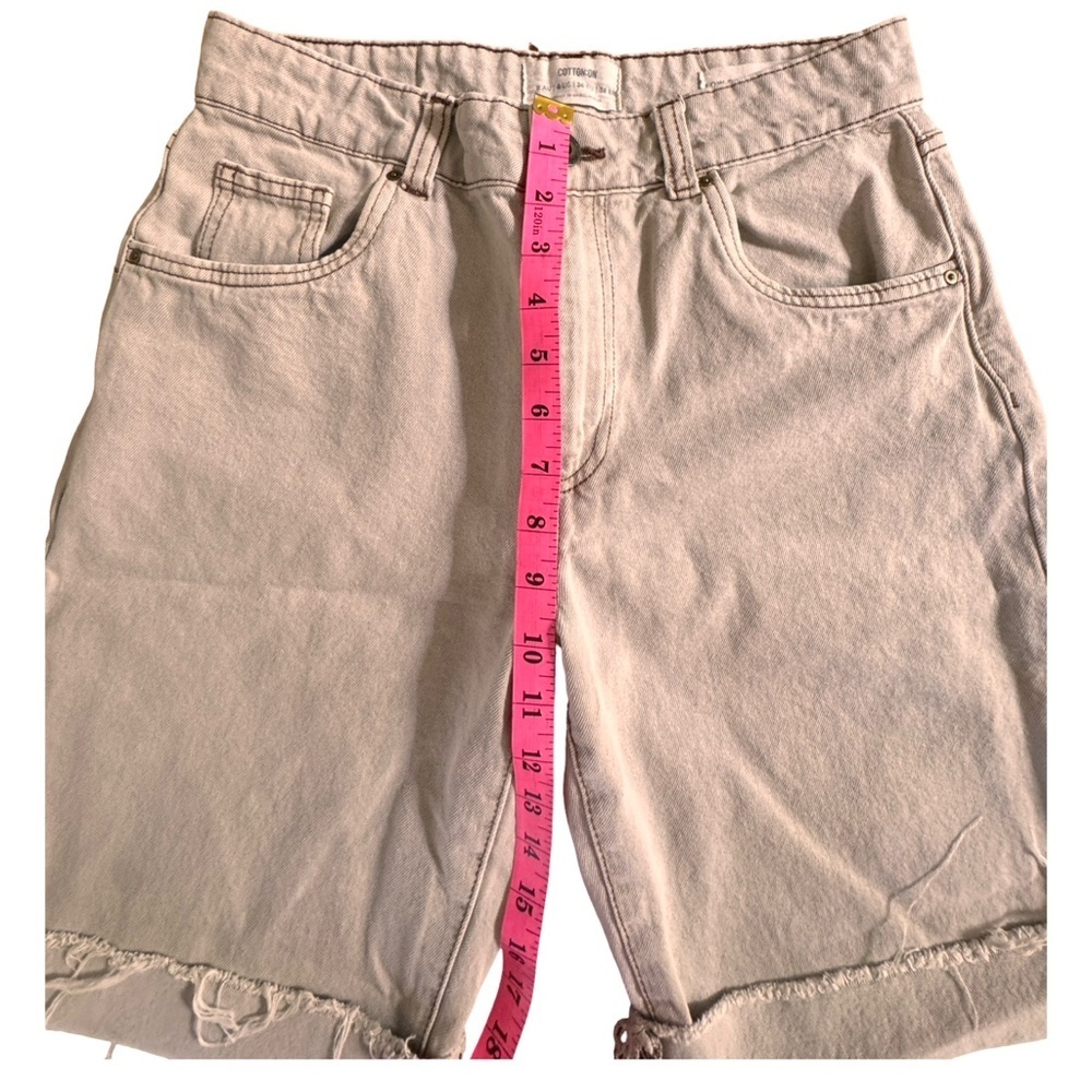 Cotton On Low-Rise Baggy Jean Bermuda Shorts in Tan - Picture 5 of 9